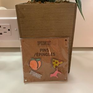 Vs PINK PINS